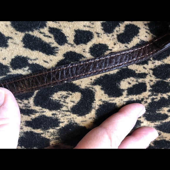 UGG Mini Purse. - Picture 6 of 12